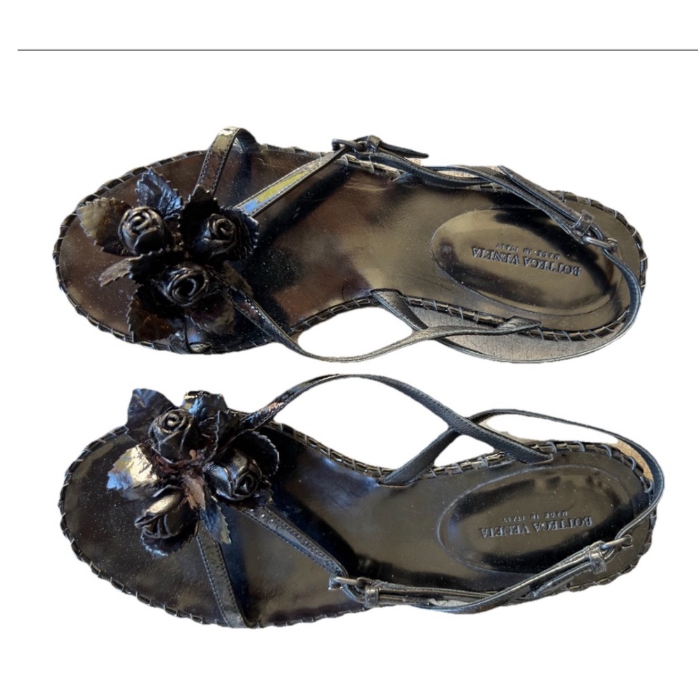 Bottega Venita Black Sandals with Floral Detail